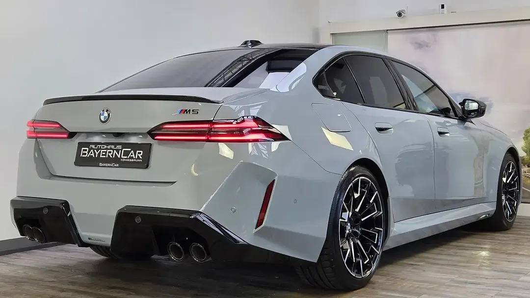 BMW M5 - Thumbnail 7