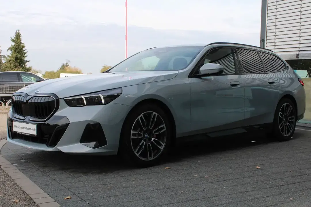 BMW 520 - Thumbnail 2