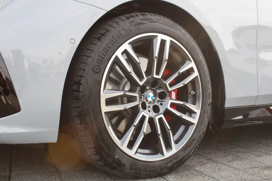 BMW 520 - Thumbnail 6