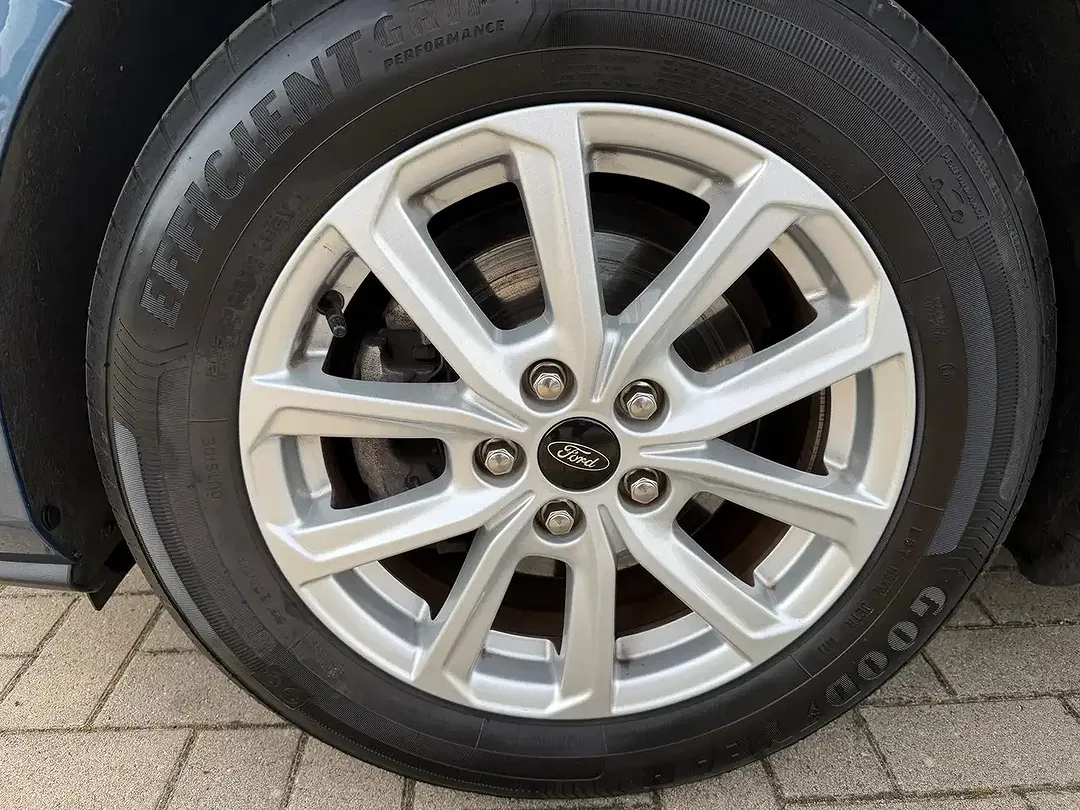 Ford Focus - Thumbnail 12