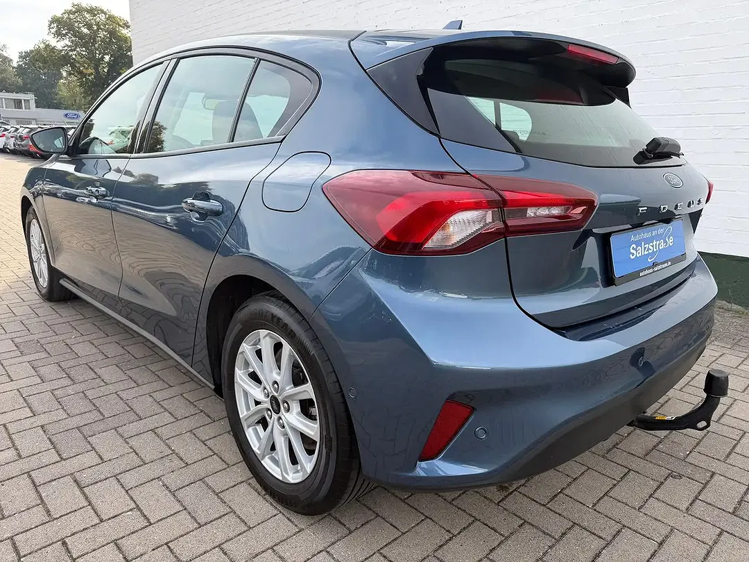 Ford Focus - Thumbnail 9