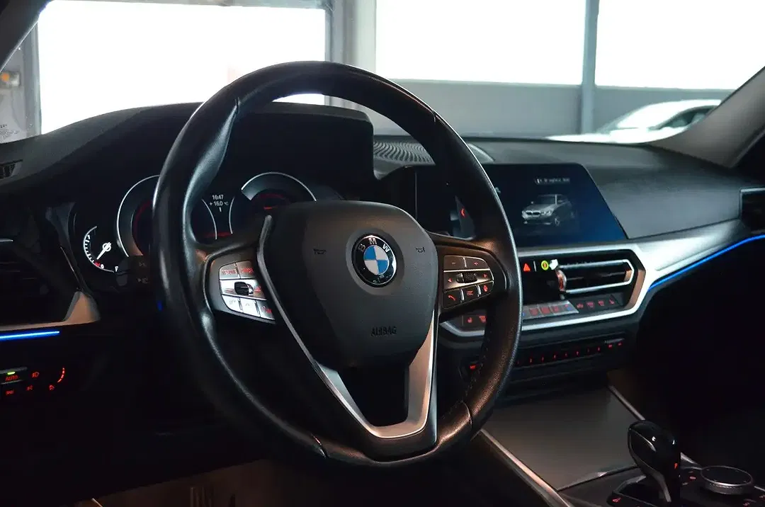 BMW 318 - Thumbnail 12