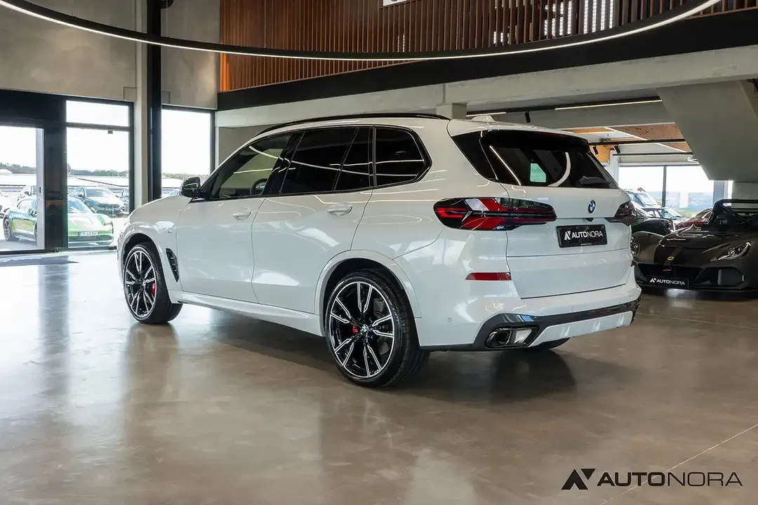 BMW X5 - Thumbnail 2