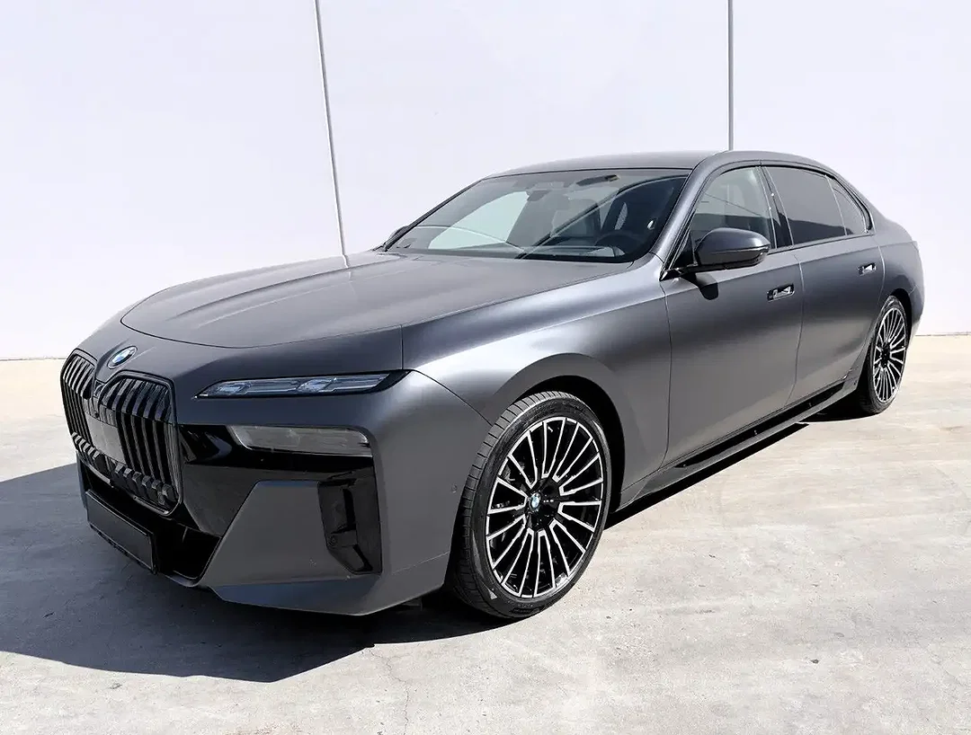 BMW 740 - Afbeelding 1