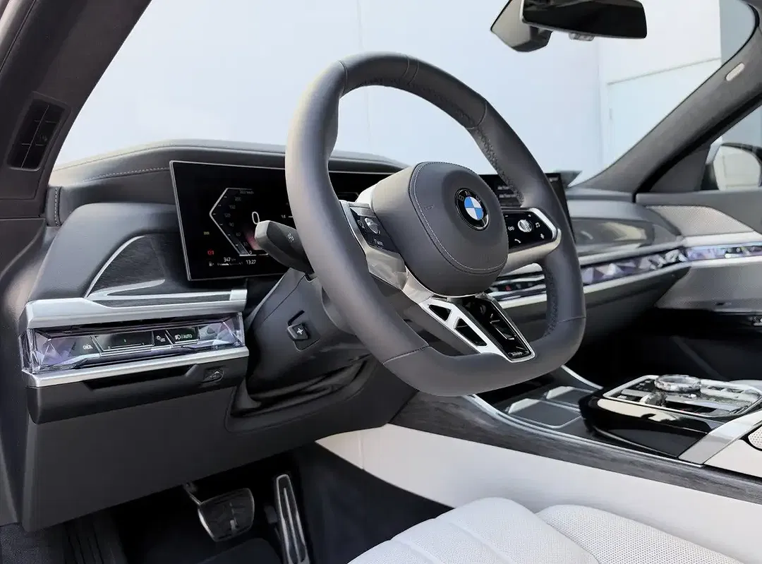 BMW 740 - Thumbnail 12