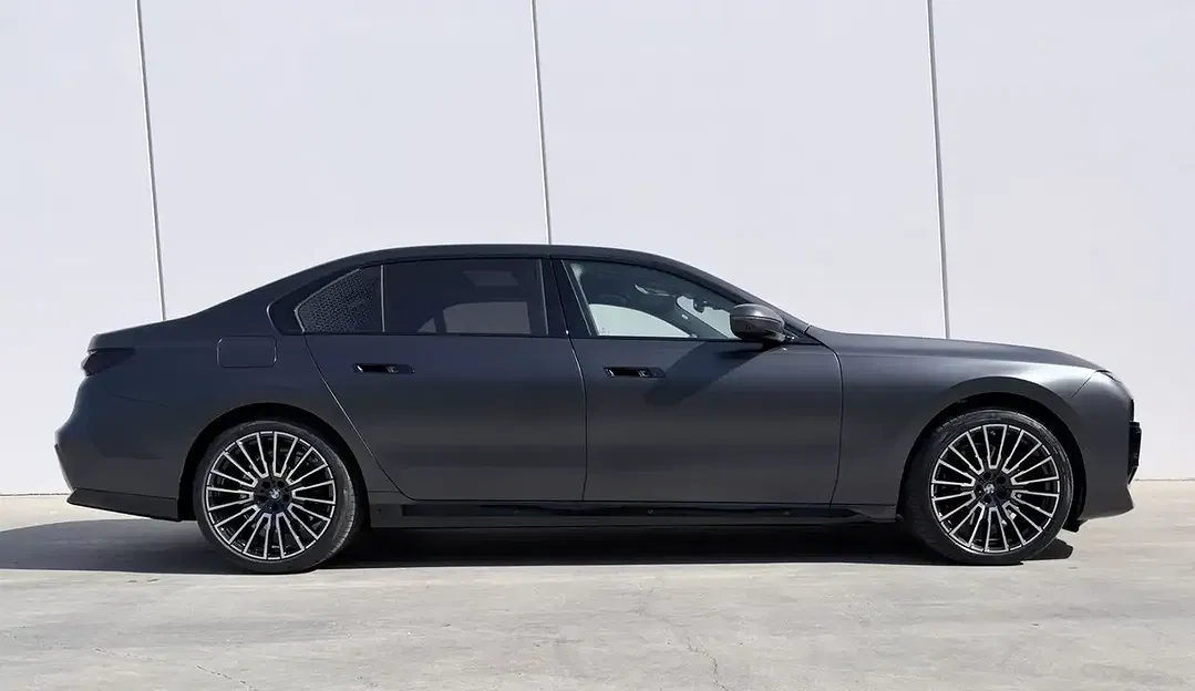 BMW 740 - Thumbnail 5