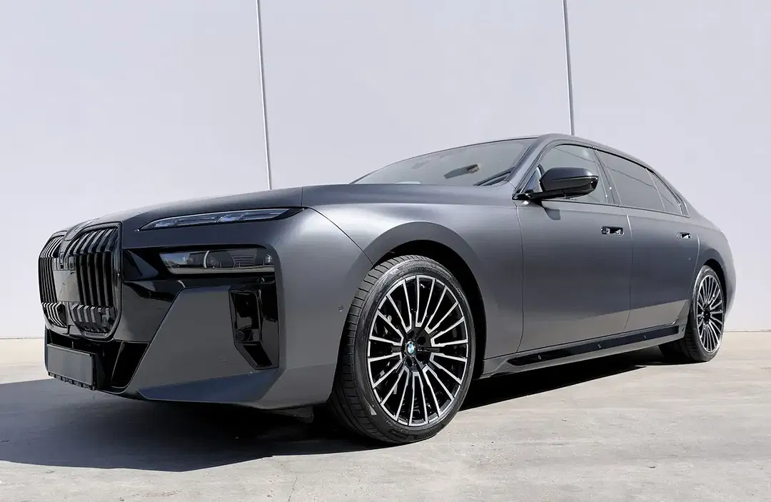 BMW 740 - Thumbnail 8