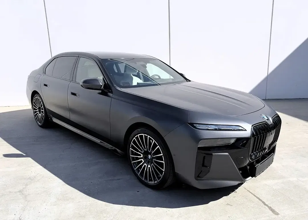 BMW 740 - Thumbnail 9