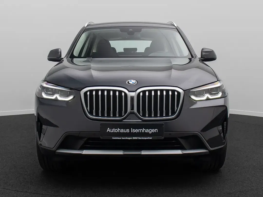 BMW X3 - Thumbnail 2