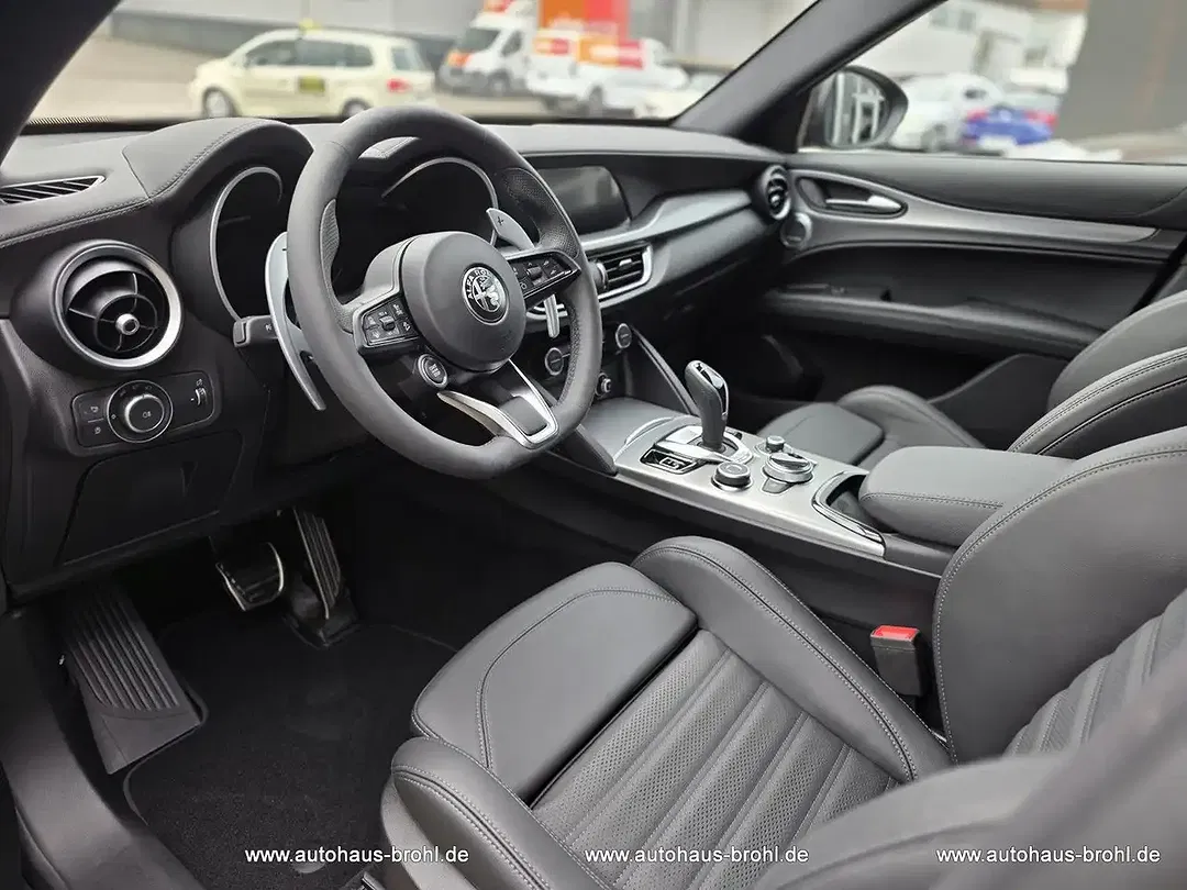 Alfa Romeo Stelvio - Thumbnail 14