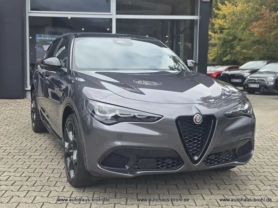 Alfa Romeo Stelvio - Thumbnail 2