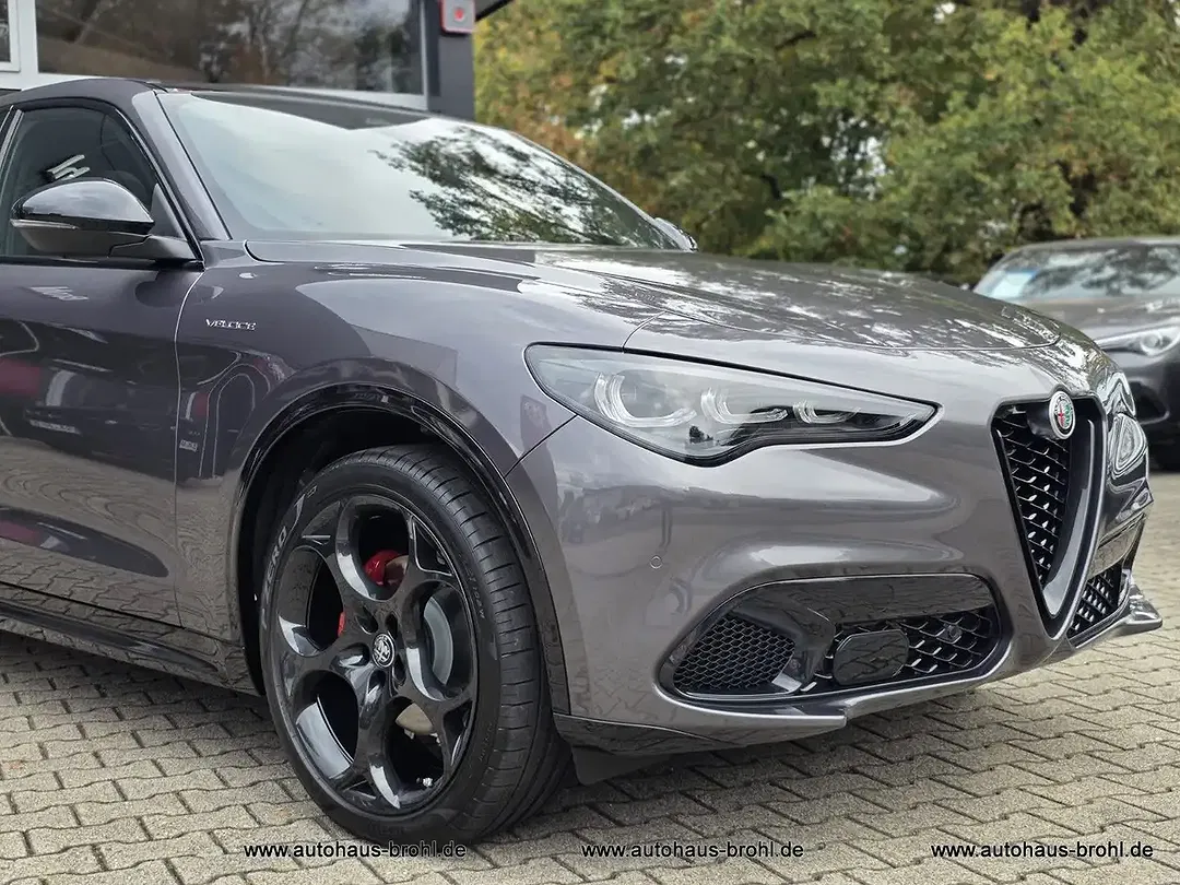 Alfa Romeo Stelvio - Thumbnail 3