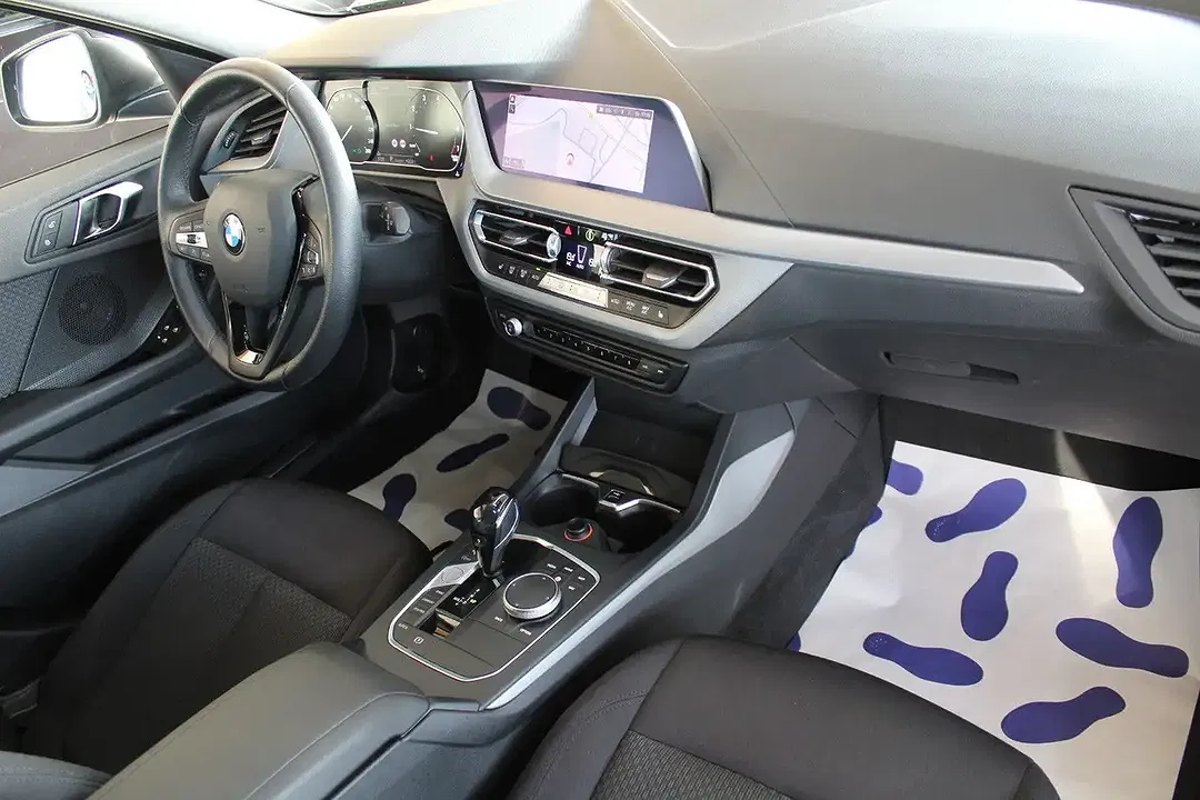 BMW 118 - Thumbnail 11