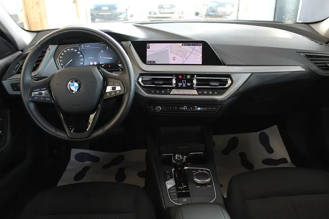 BMW 118 - Thumbnail 9