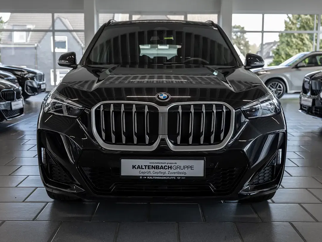 BMW X1 - Thumbnail 4