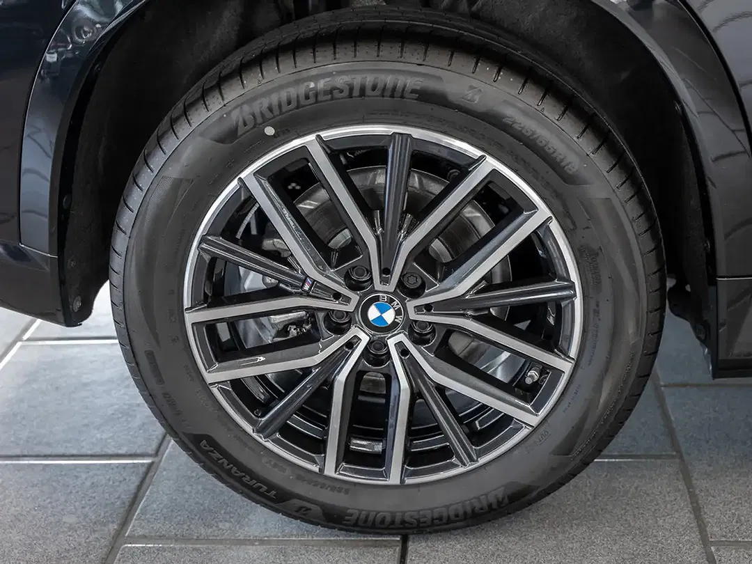 BMW X1 - Thumbnail 9