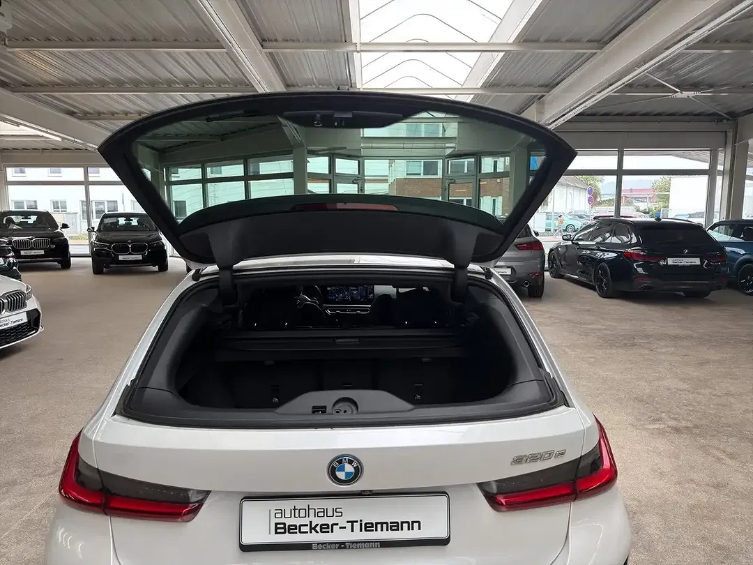 BMW 320 - Thumbnail 15