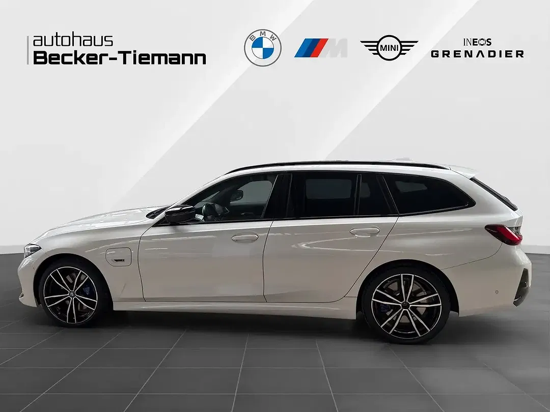 BMW 320 - Thumbnail 3