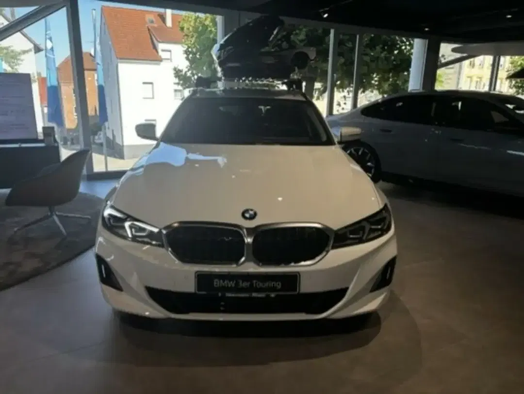BMW 320 - Thumbnail 3