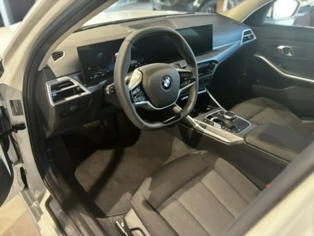 BMW 320 - Thumbnail 6