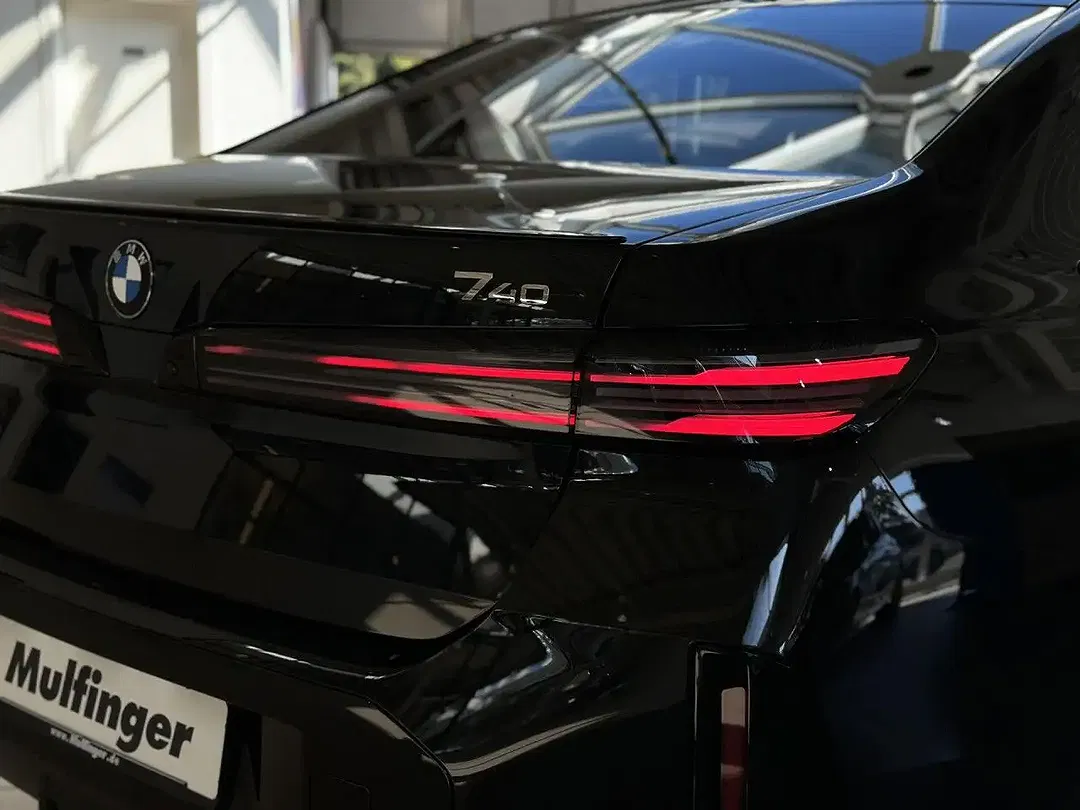 BMW 740 - Thumbnail 11
