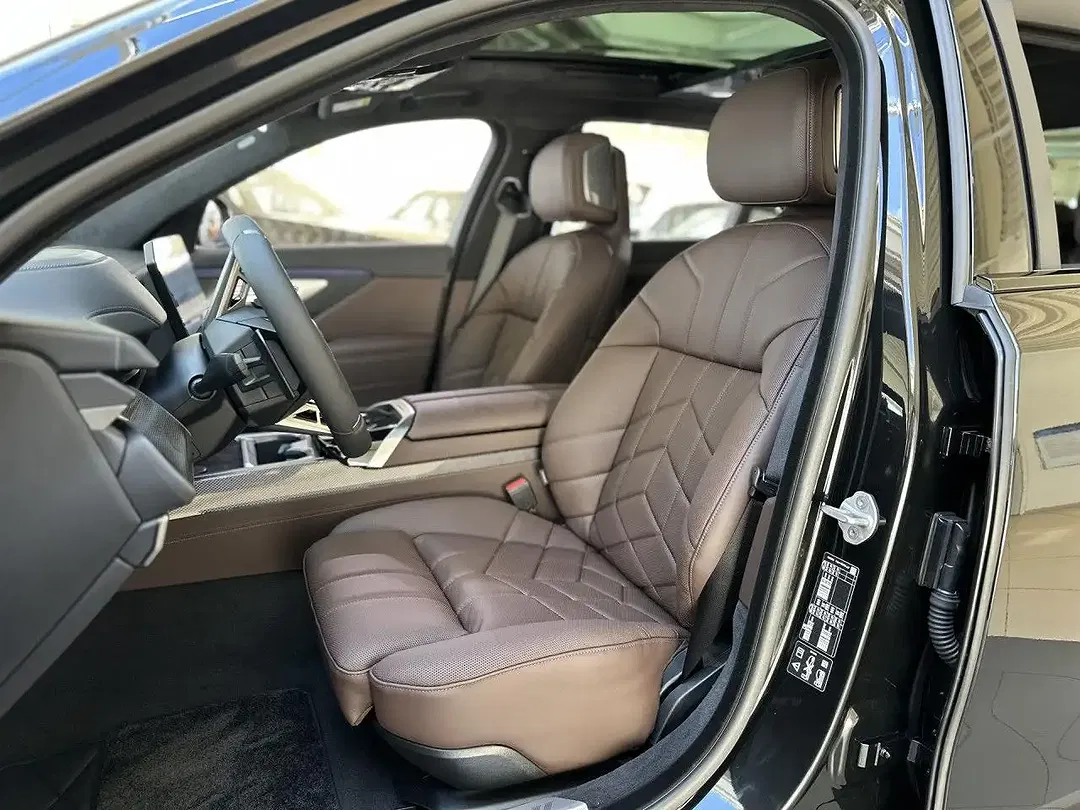 BMW 740 - Thumbnail 13
