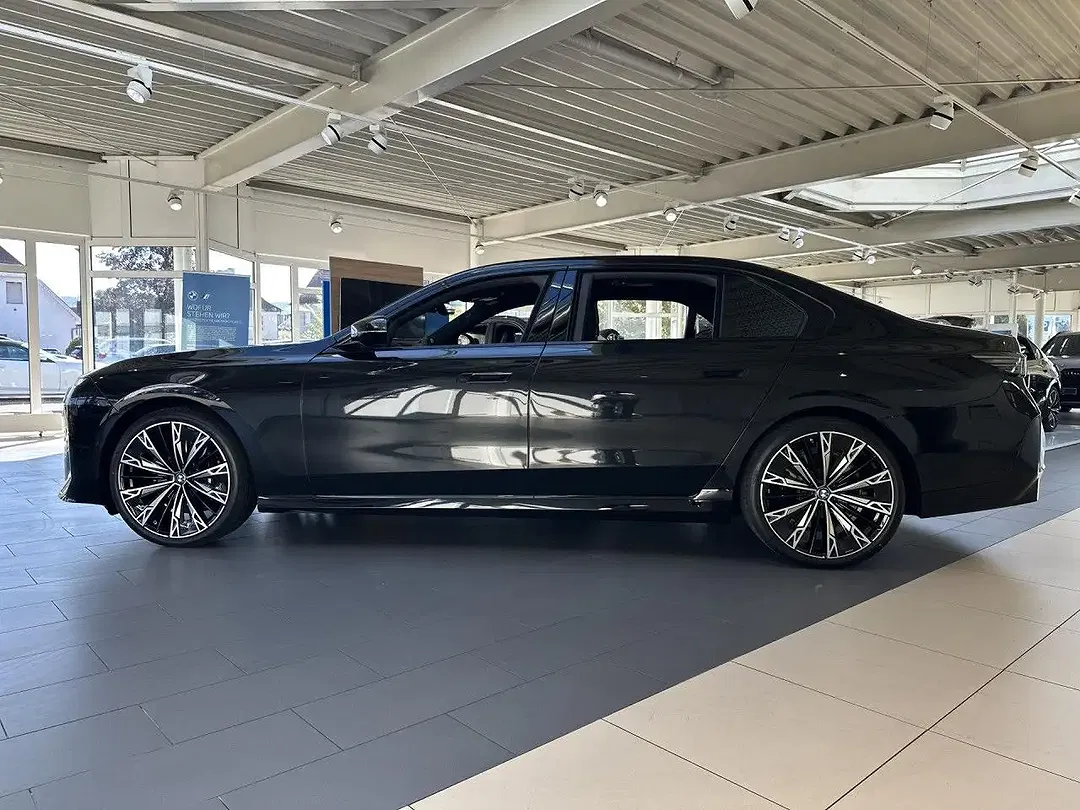 BMW 740 - Thumbnail 7