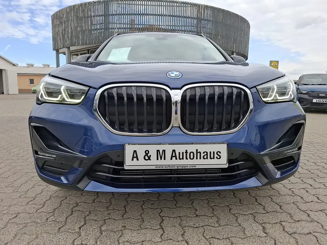 BMW X1 - Thumbnail 3