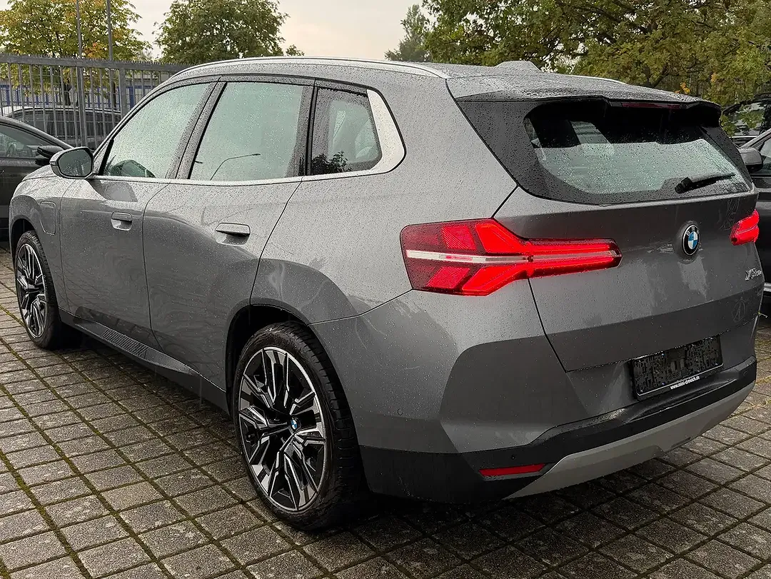 BMW X3 - Thumbnail 2