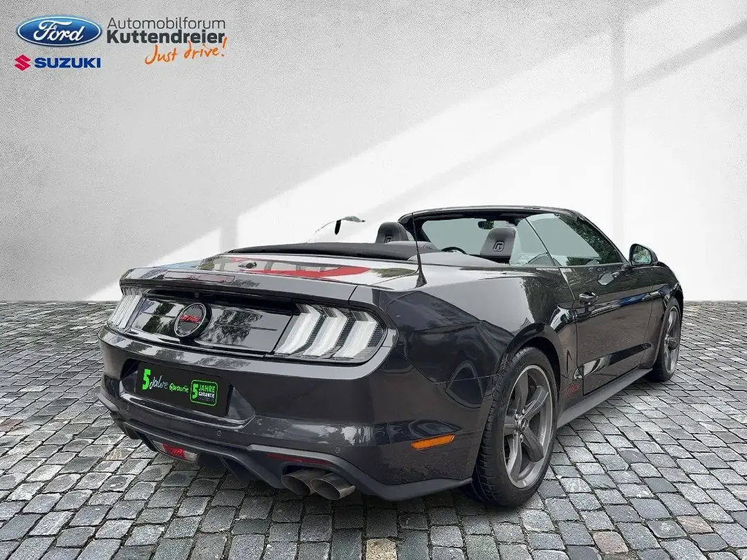 Ford Mustang - Thumbnail 6