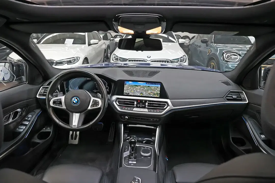 BMW 330 - Thumbnail 10