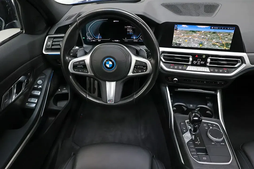 BMW 330 - Thumbnail 11