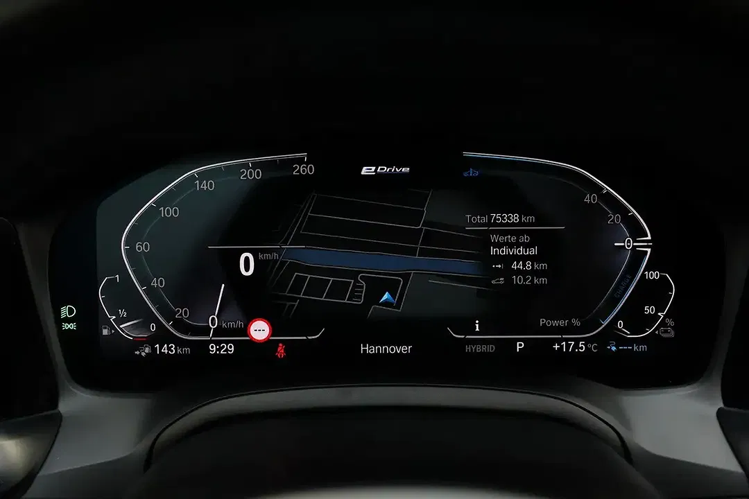 BMW 330 - Thumbnail 13