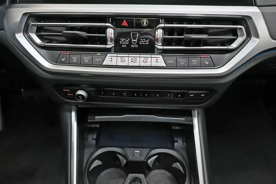 BMW 330 - Thumbnail 15