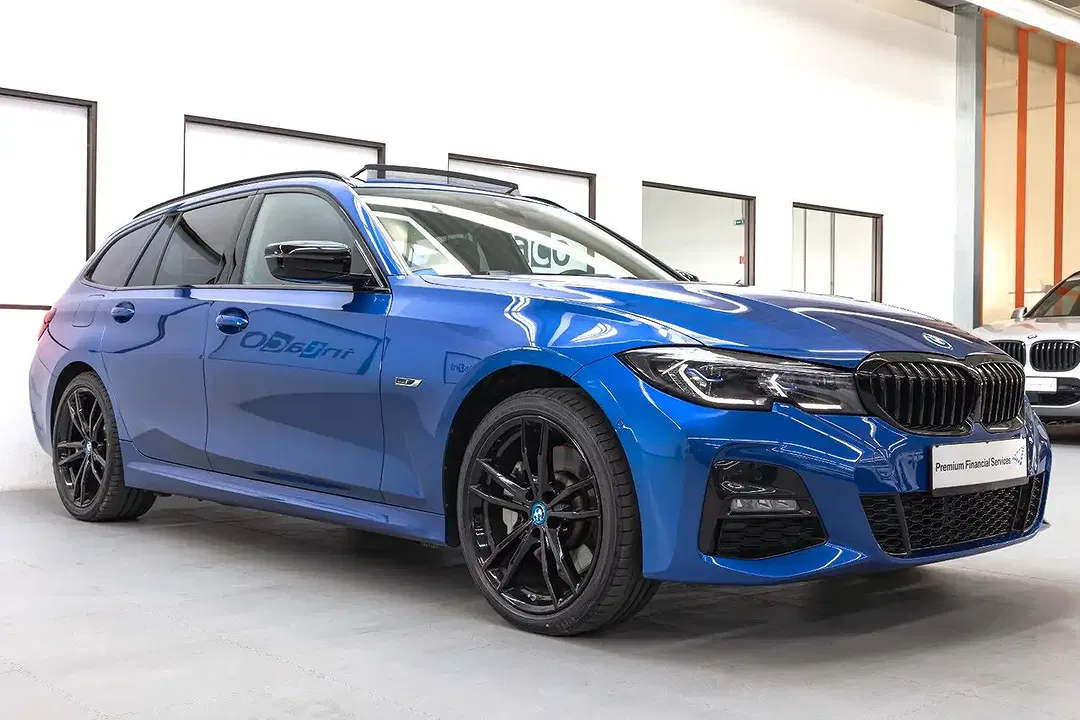 BMW 330 - Thumbnail 3