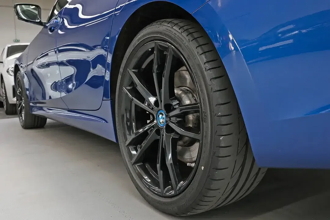 BMW 330 - Thumbnail 6