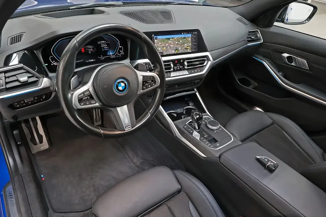 BMW 330 - Thumbnail 9