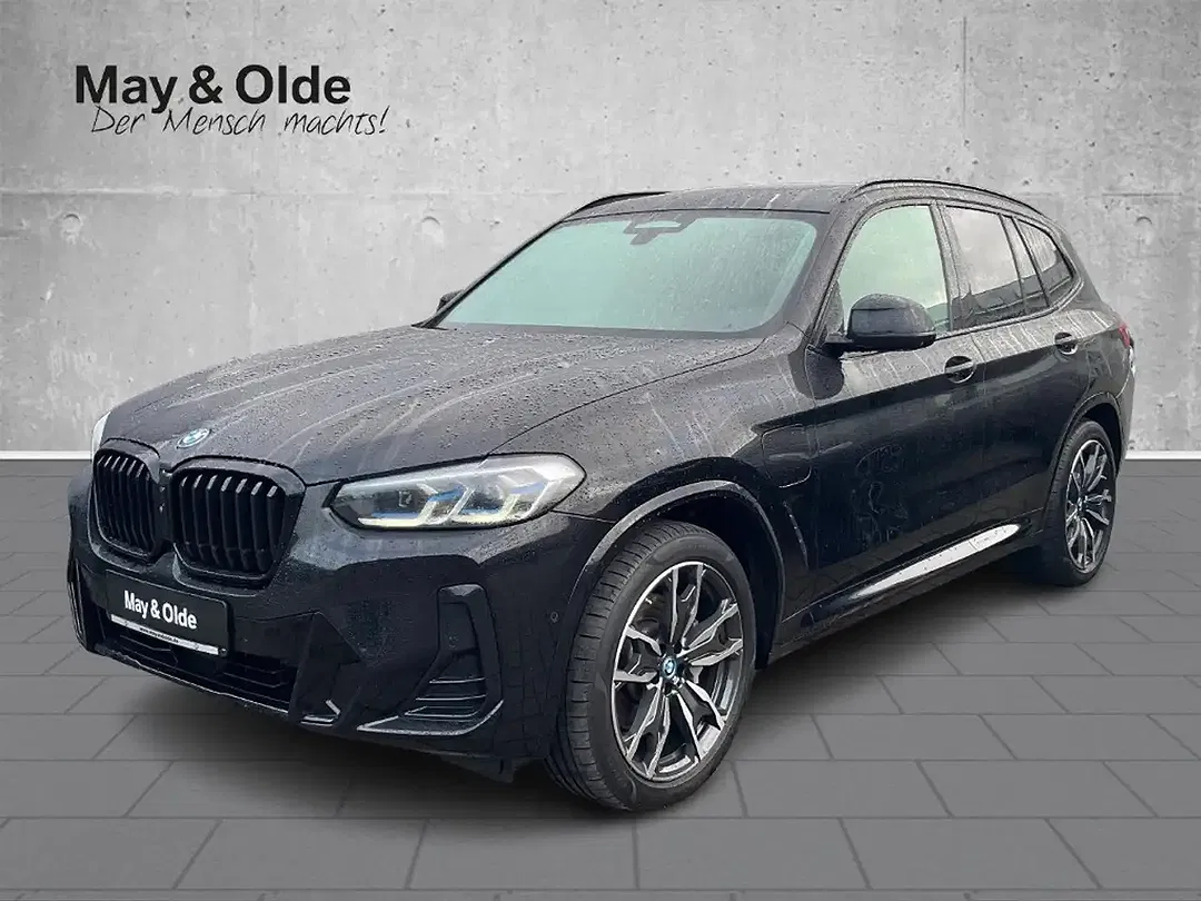 BMW X3 - Thumbnail 1