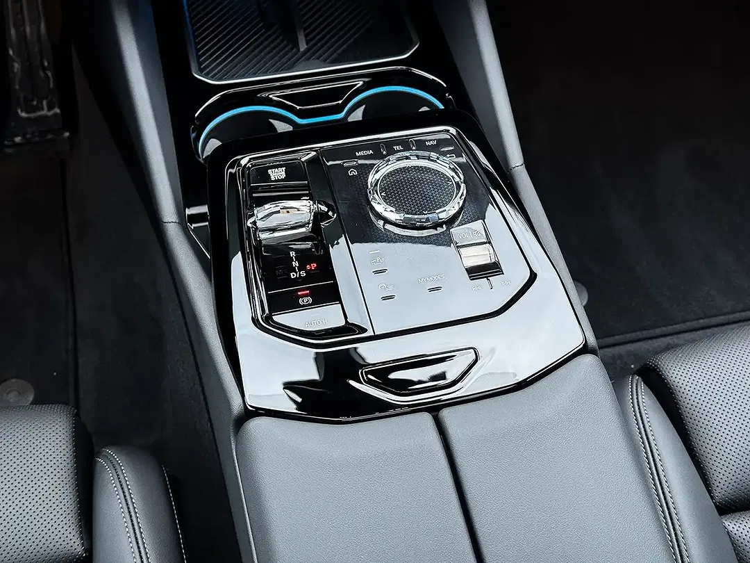 BMW 520 - Thumbnail 13