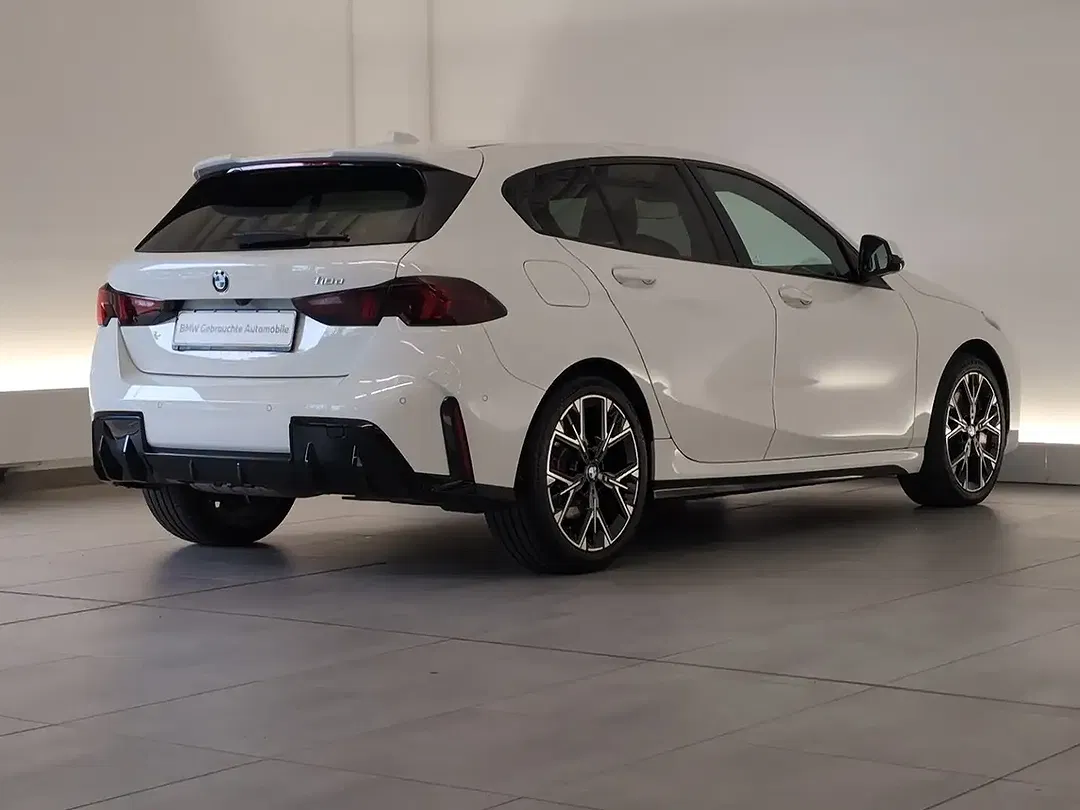 BMW 118 - Thumbnail 9