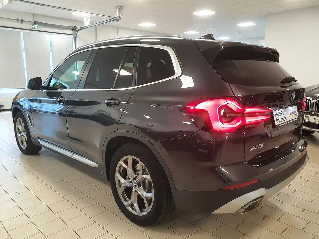BMW X3 - Thumbnail 2