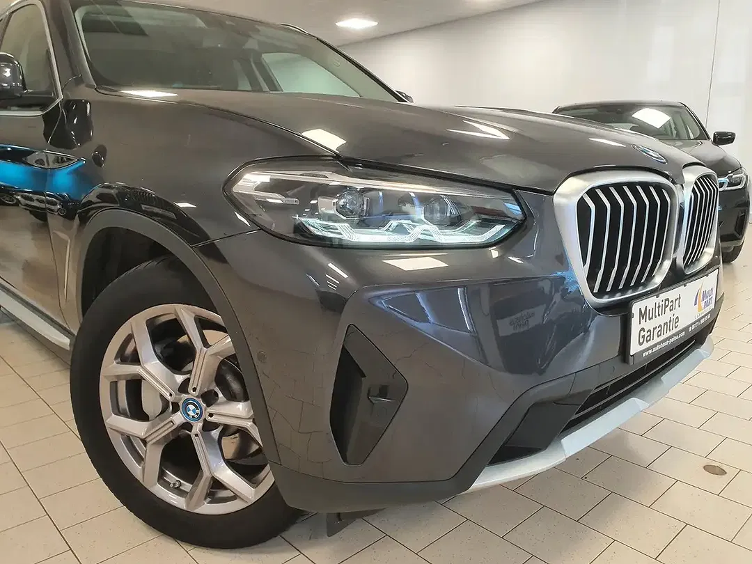 BMW X3 - Thumbnail 4