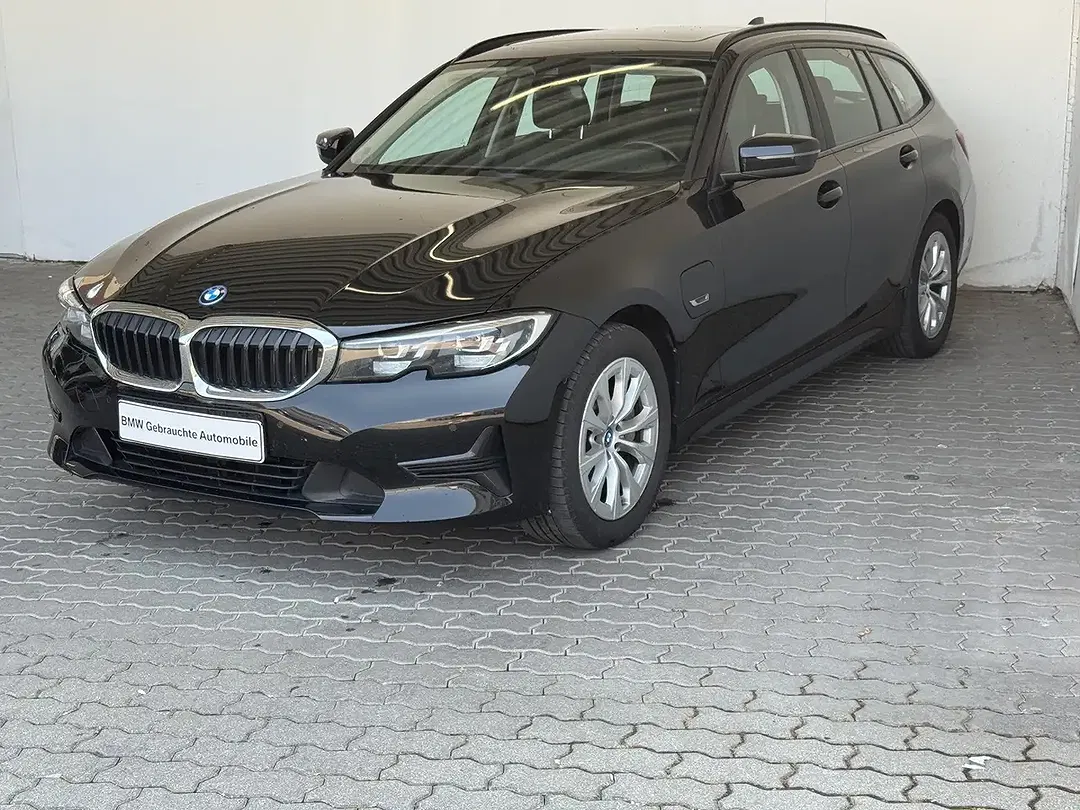 BMW 330 - Thumbnail 2