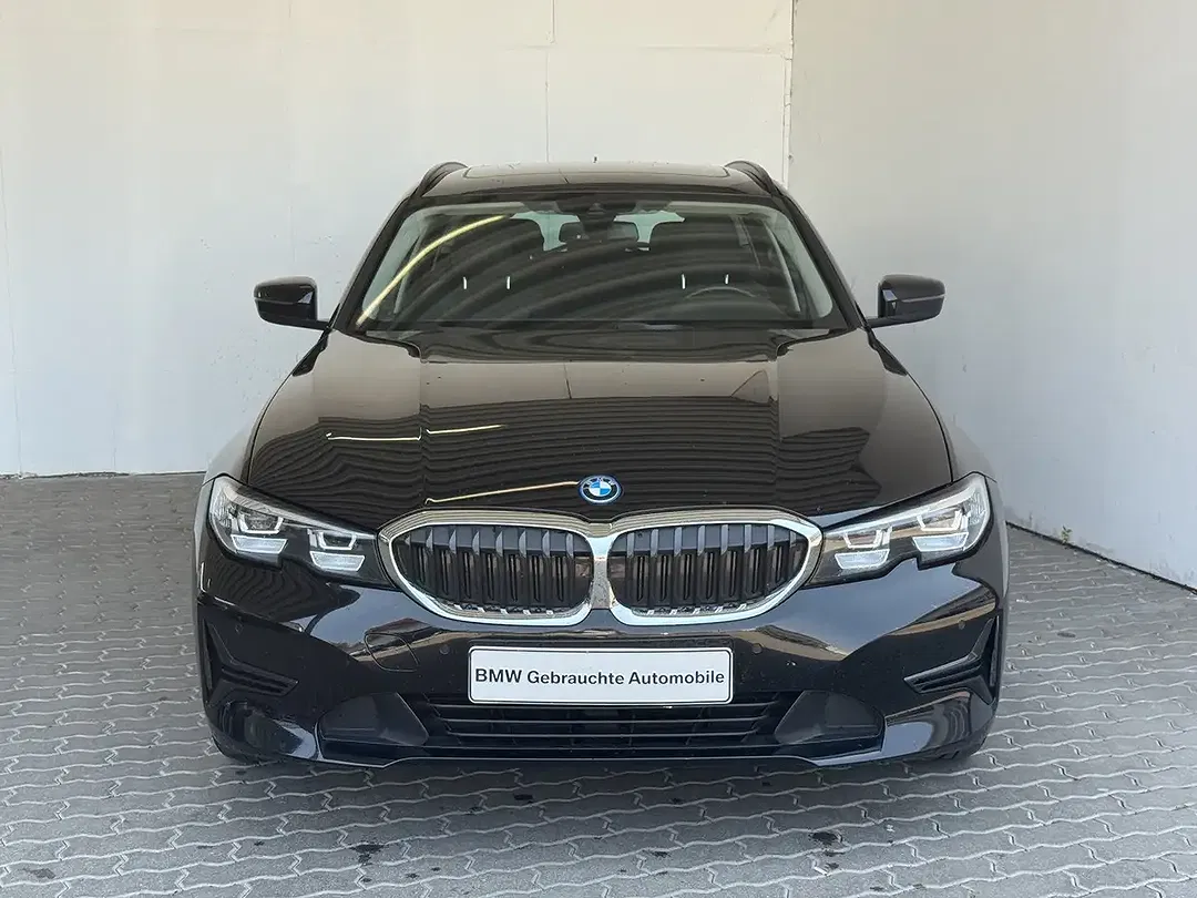 BMW 330 - Thumbnail 3