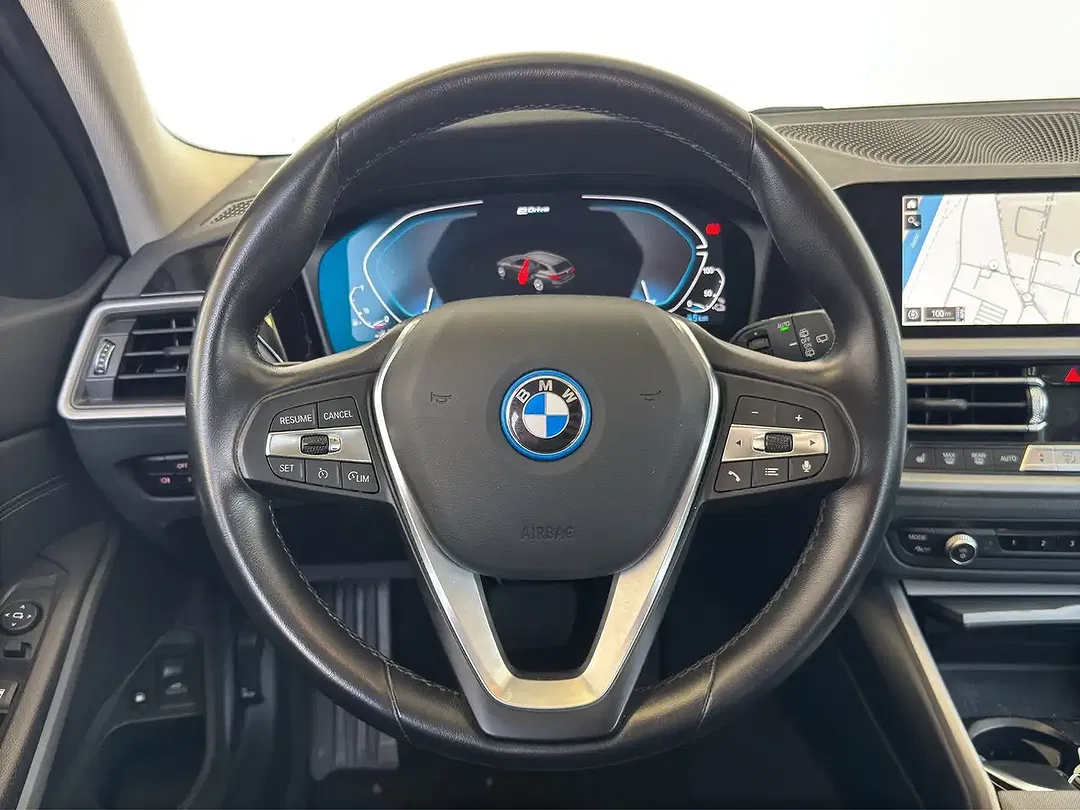 BMW 330 - Thumbnail 6