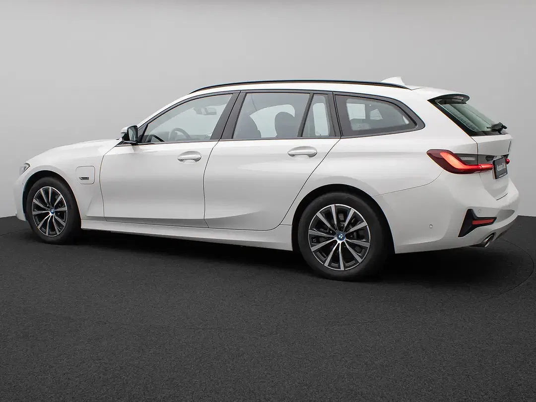 BMW 320 - Thumbnail 10