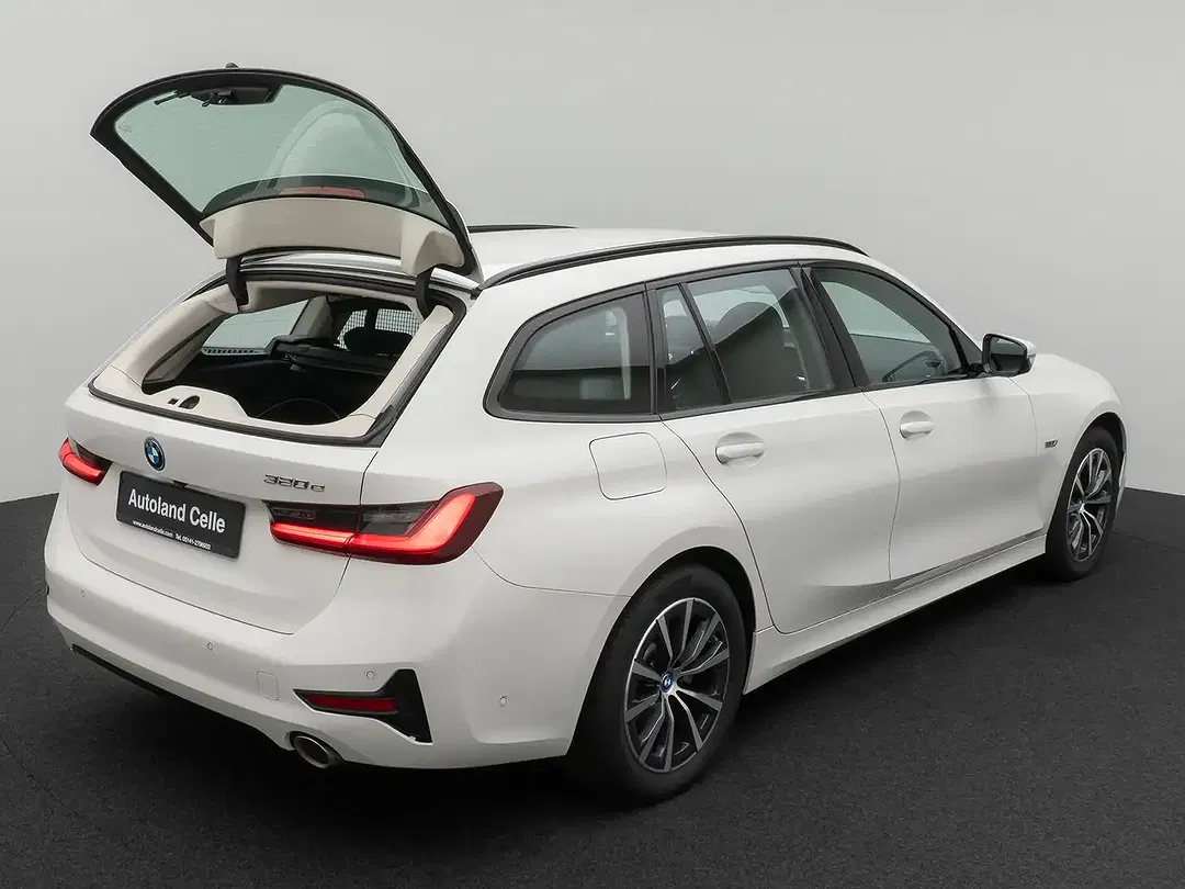 BMW 320 - Thumbnail 13