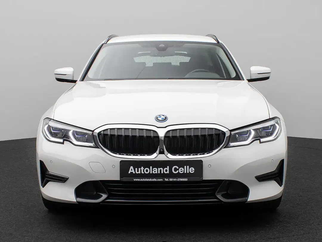 BMW 320 - Thumbnail 2