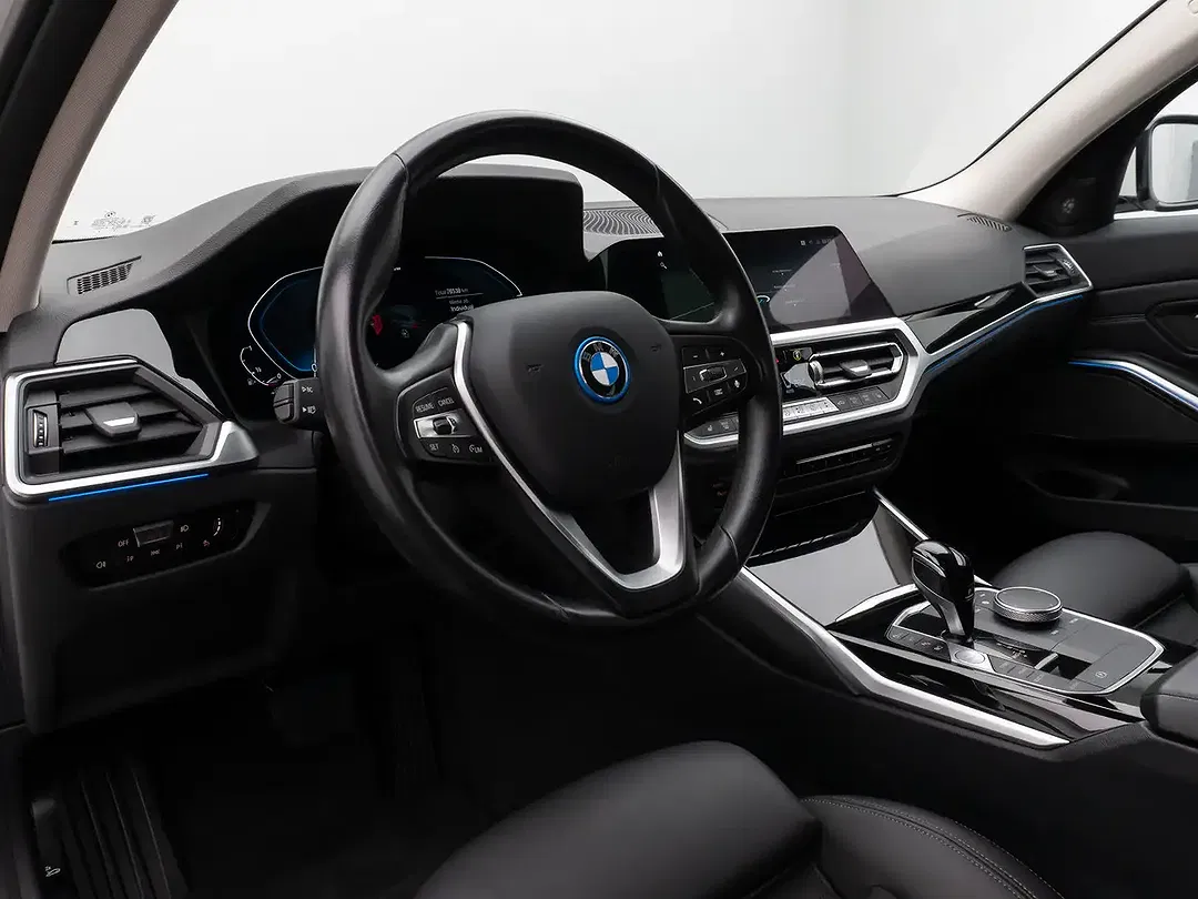 BMW 320 - Thumbnail 21