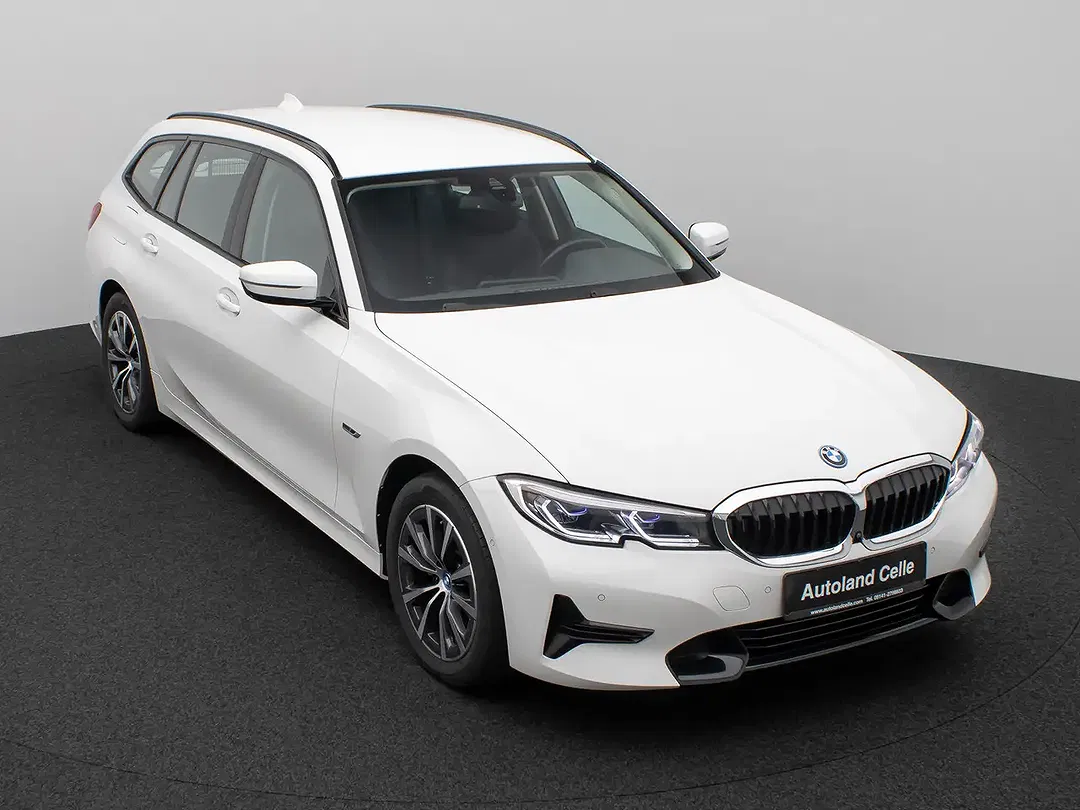BMW 320 - Thumbnail 3